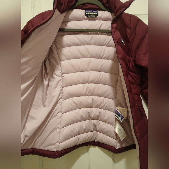 Patagonia Maroon Puffer Jacket - Picture 4 of 5
